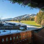 Hotel Landhotel Gut Sonnberghof 4*