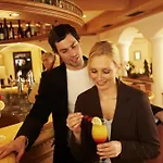 Hotel Landhotel Gut Sonnberghof 4*